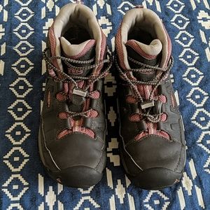 Keen girls Targhee mid waterproof hiking boots